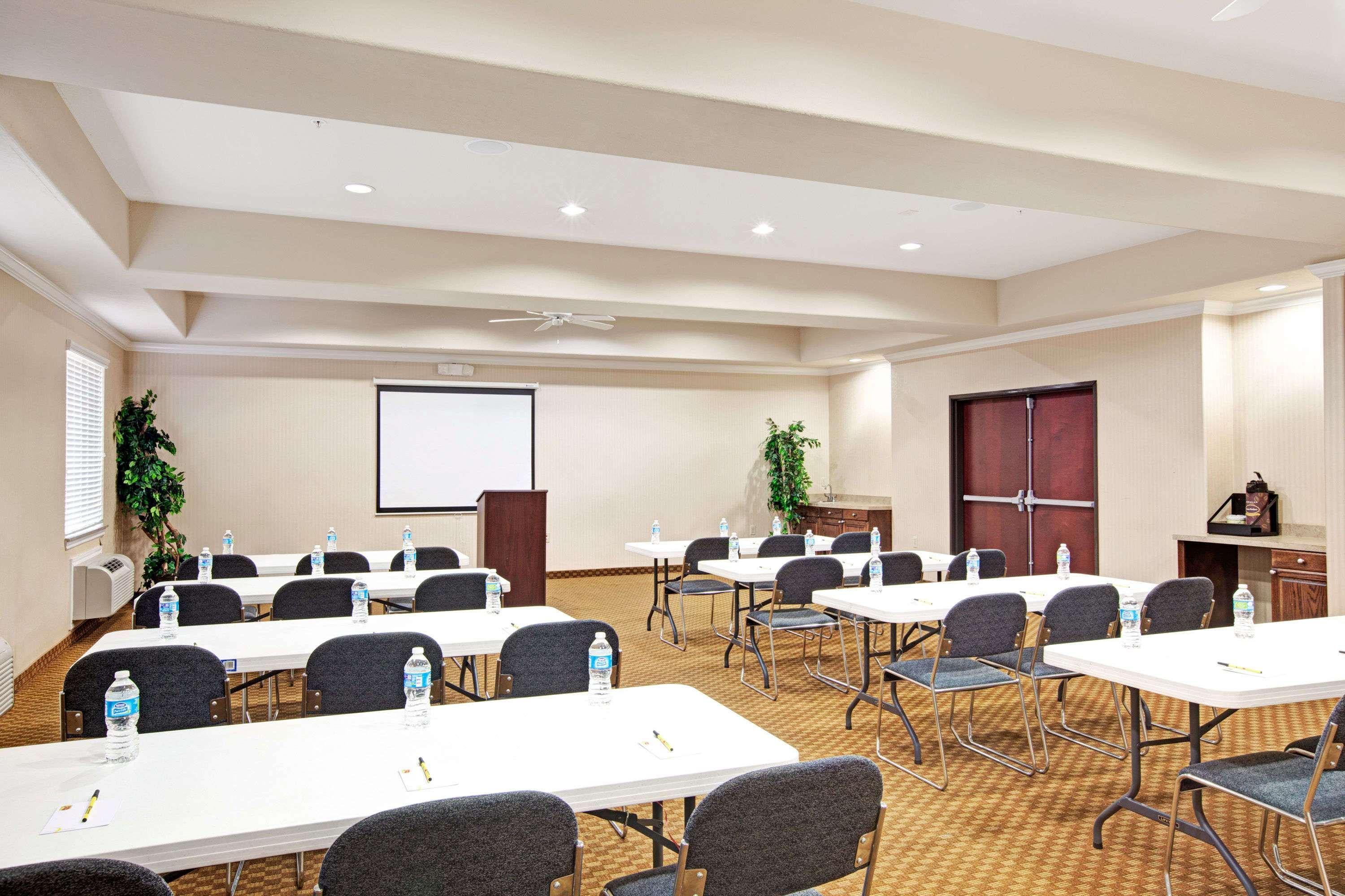 Super 8 By Wyndham Iah West/Greenspoint Aldine Exterior foto