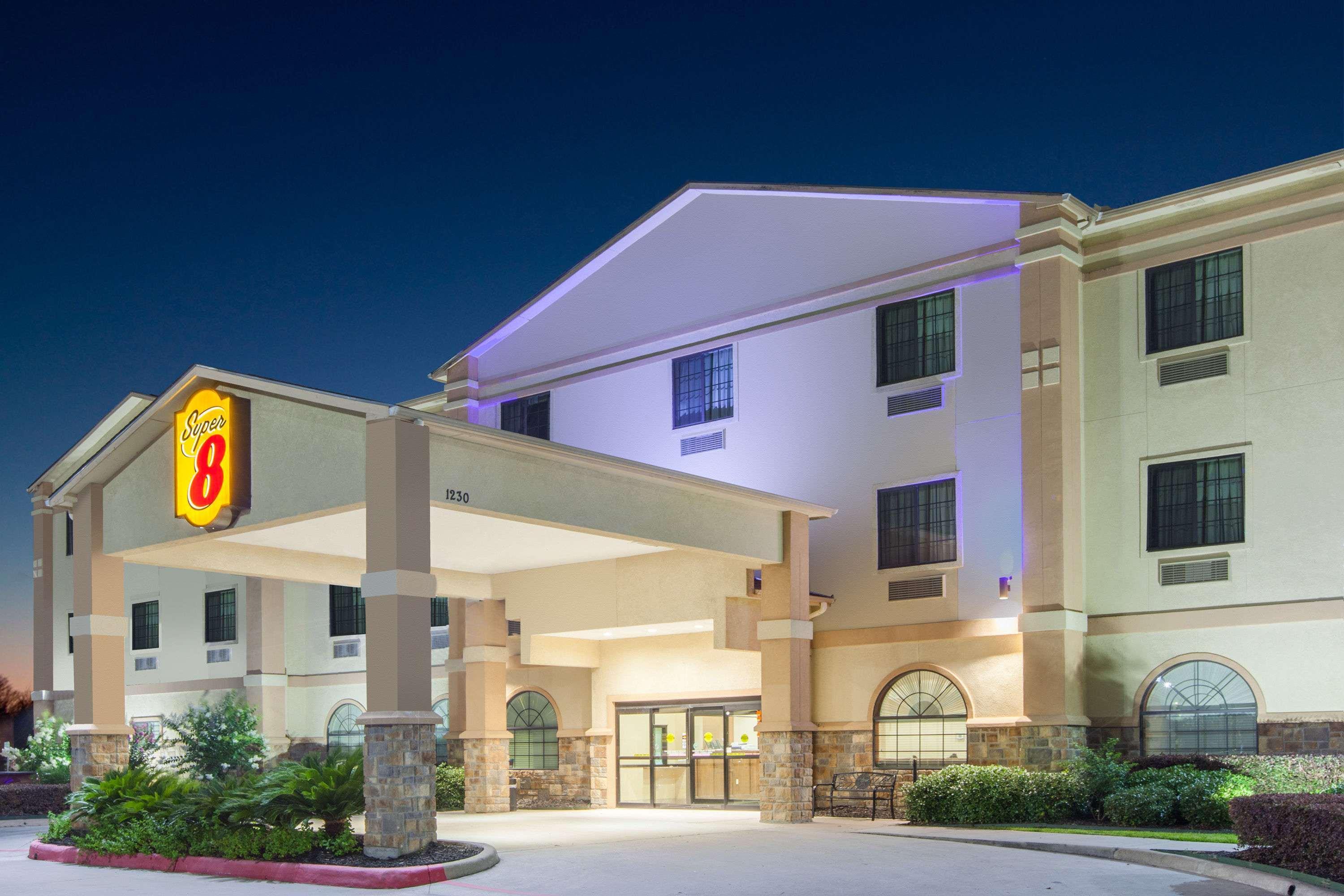 Super 8 By Wyndham Iah West/Greenspoint Aldine Exterior foto